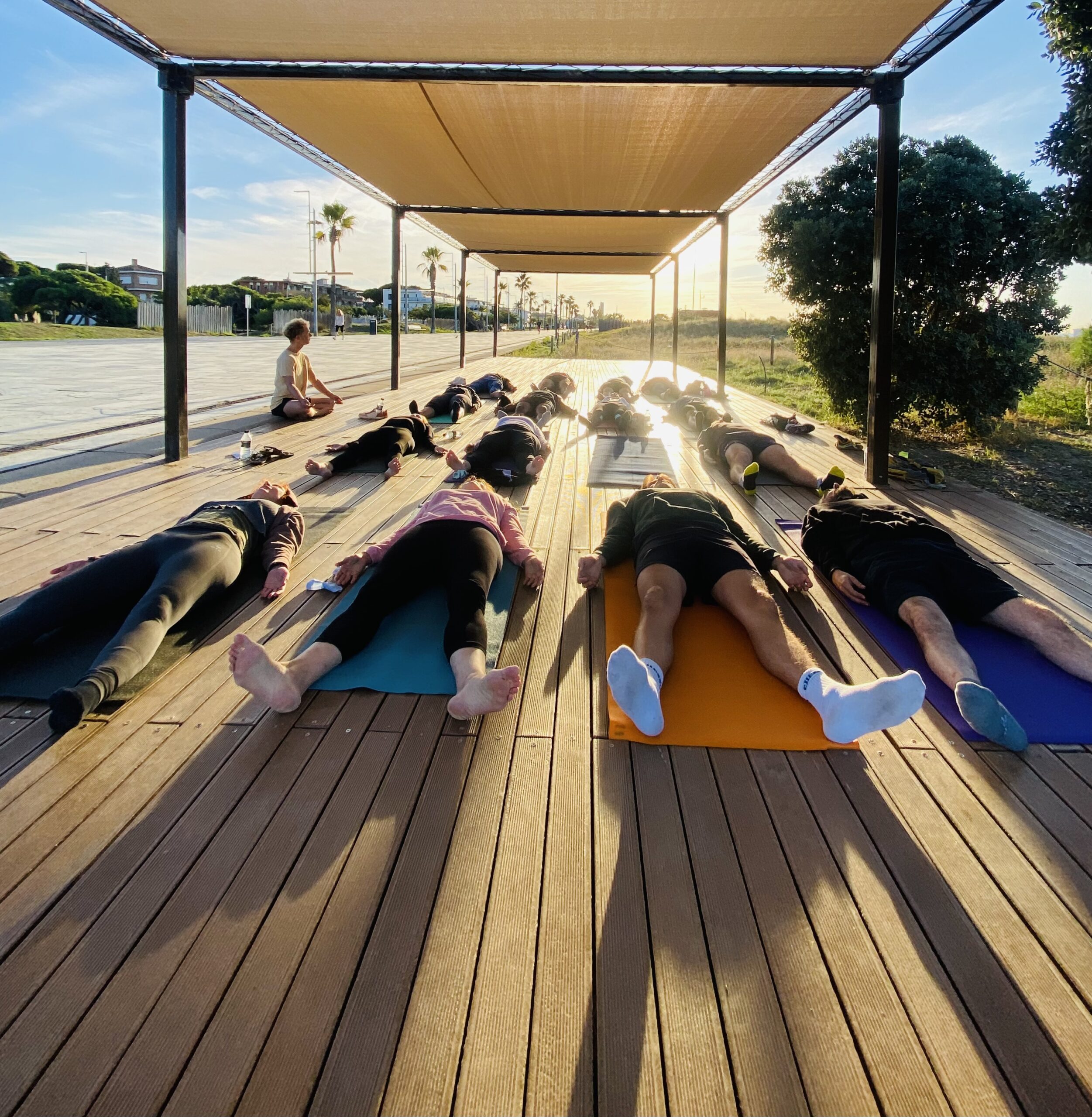 Yoga corporativo evento a la playa